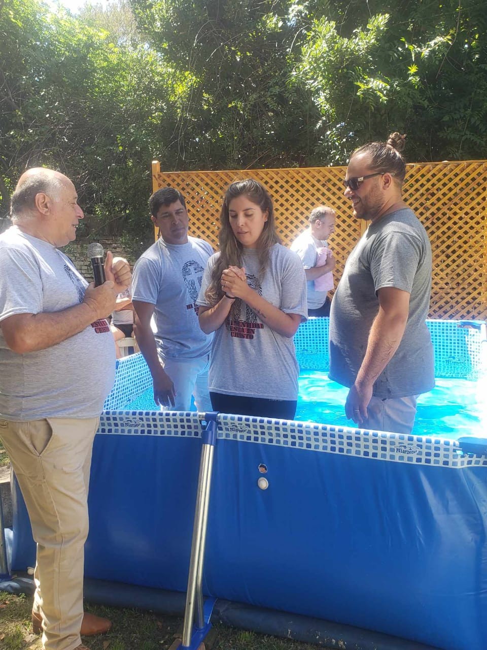 EMOTIVO BAUTISMO: La Iglesia Asamblea de Dios Filadelfia Balcarce Celebra un Momento Especial 