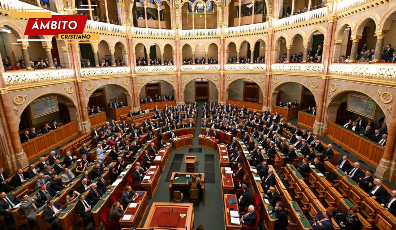 Parlamento de Hungría aprobó ley que prohíbe eventos de orgullo gay, mientras las empresas les quitan financiamiento