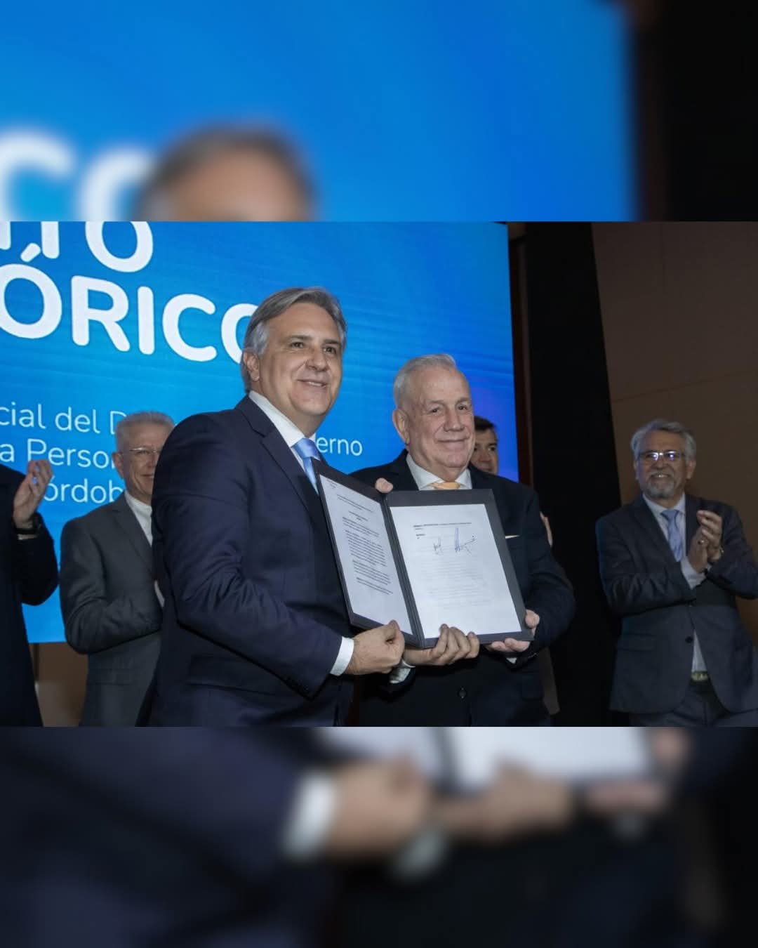 Córdoba reconoce oficialmente a las iglesias evangélicas con decreto histórico Gobernador Llaryora firmó la reglamentación de personería religiosa en acto multitudinario