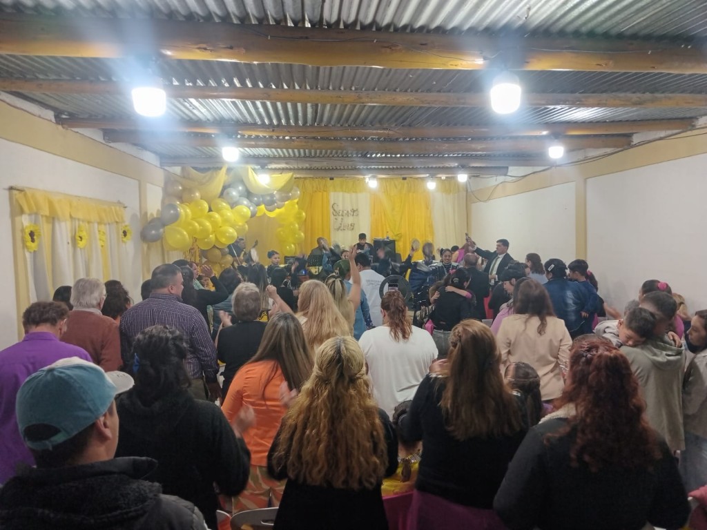 Una Celebración de Fe y Unidad: El Ministerio Puerta al Cielo Conmemora 17 Años de Trayectoria