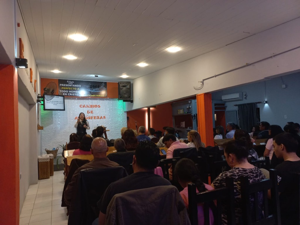 Edificando la Familia de Cristo celebró sus 15 años en una noche profética inolvidable